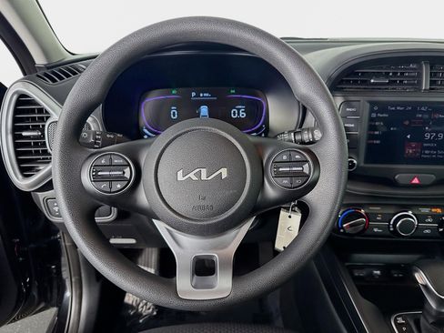 Certified 2025 Kia Soul LX w/ LX Technology Package image 12