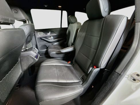 Used 2023 Mercedes-Benz GLS 450 4MATIC image 25