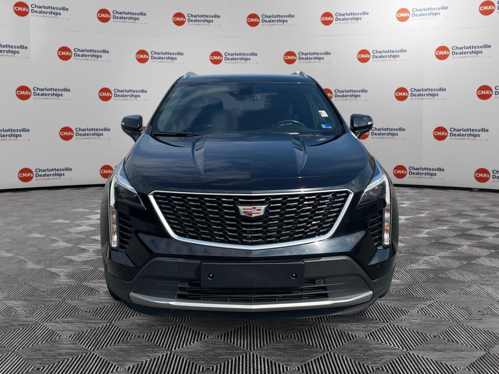 Used 2022 Cadillac XT4 Premium Luxury w/ Safety Alert Package FWD image 8