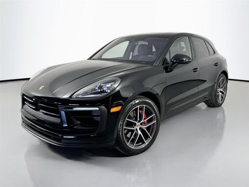 Certified 2025 Porsche Macan S AWD/4WD image 1