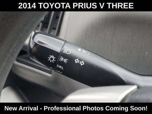 Used 2014 Toyota Prius V Three FWD image 10