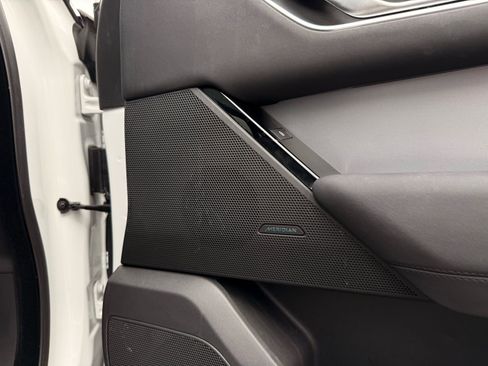 Used 2024 Land Rover Range Rover Velar S image 21