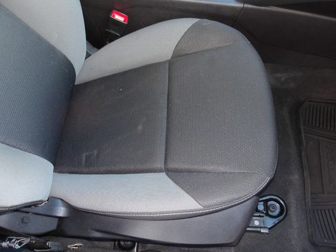 Used 2014 Ford Focus SE w/ SE Winter Package image 19