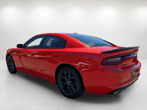 Used 2022 Dodge Charger SXT w/ Blacktop Package RWD image 7