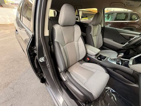 Used 2025 Subaru Outback Premium AWD/4WD image 14