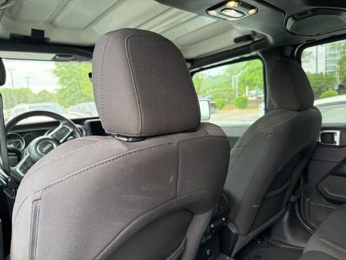 Used 2023 Jeep Gladiator Overland image 25