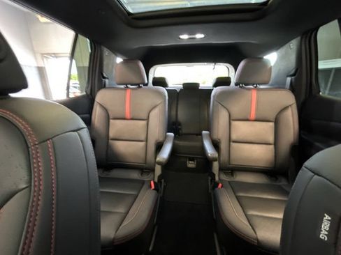 Used 2024 Chevrolet Traverse RS AWD/4WD image 40