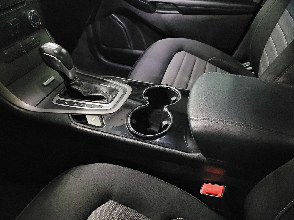 Used 2018 Ford Edge SE FWD image 26