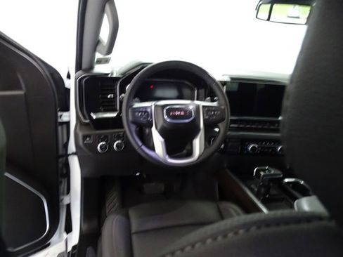 Used 2024 GMC Sierra 1500 SLT w/ SLT Premium Plus Package AWD/4WD image 5