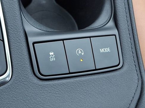 Used 2025 Cadillac XT4 Sport image 23