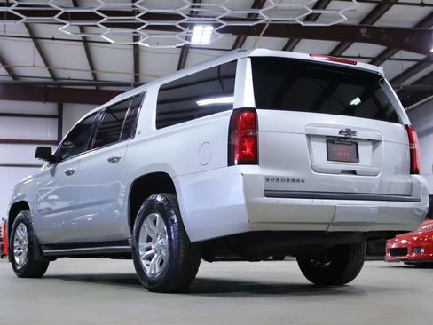 Used 2016 Chevrolet Suburban LT image 14