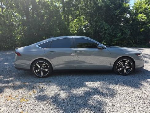 Used 2024 Honda Accord Sport image 3