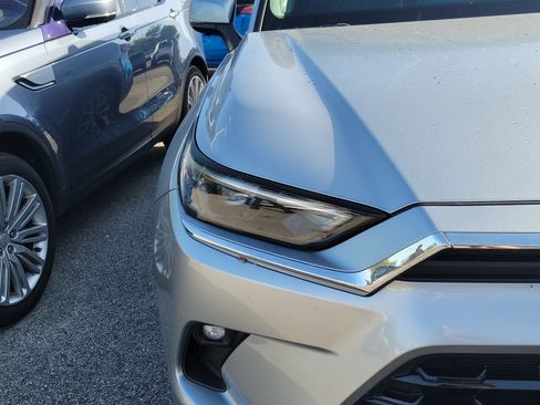 Used 2024 Toyota Grand Highlander XLE image 6