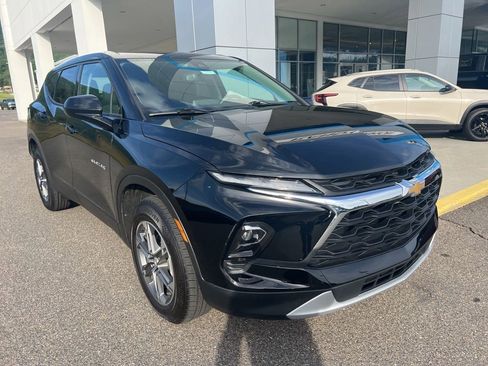 Used 2025 Chevrolet Blazer LT AWD/4WD image 4