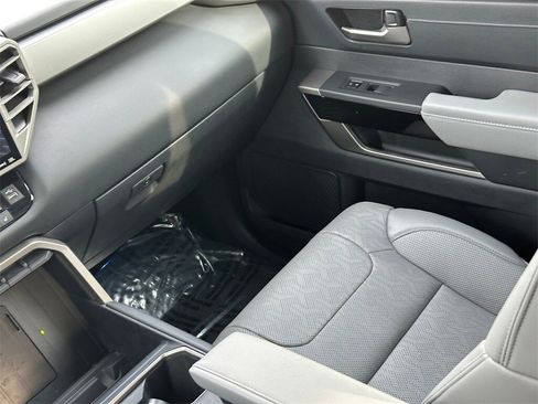 Used 2024 Toyota Tundra Limited image 27