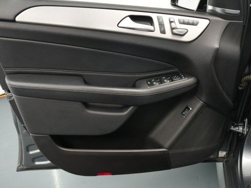 Used 2019 Mercedes-Benz GLE 43 AMG 4MATIC image 29