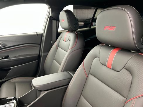 New 2026 Chevrolet Trax RS w/ Sunroof Package FWD image 17