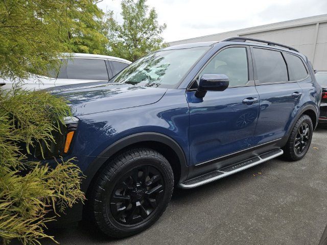 Used 2025 Kia Telluride AWD image 5