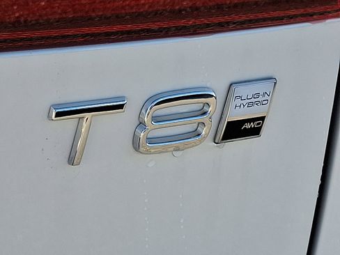 New 2026 Volvo XC60 T8 Ultra w/ Protection Package Premier image 15