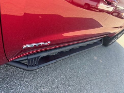 Used 2024 GMC Sierra 1500 AT4 w/ Technology Package image 9