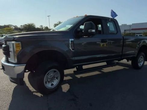 Used 2017 Ford F250 XL w/ Power Equipment Group AWD/4WD image 6