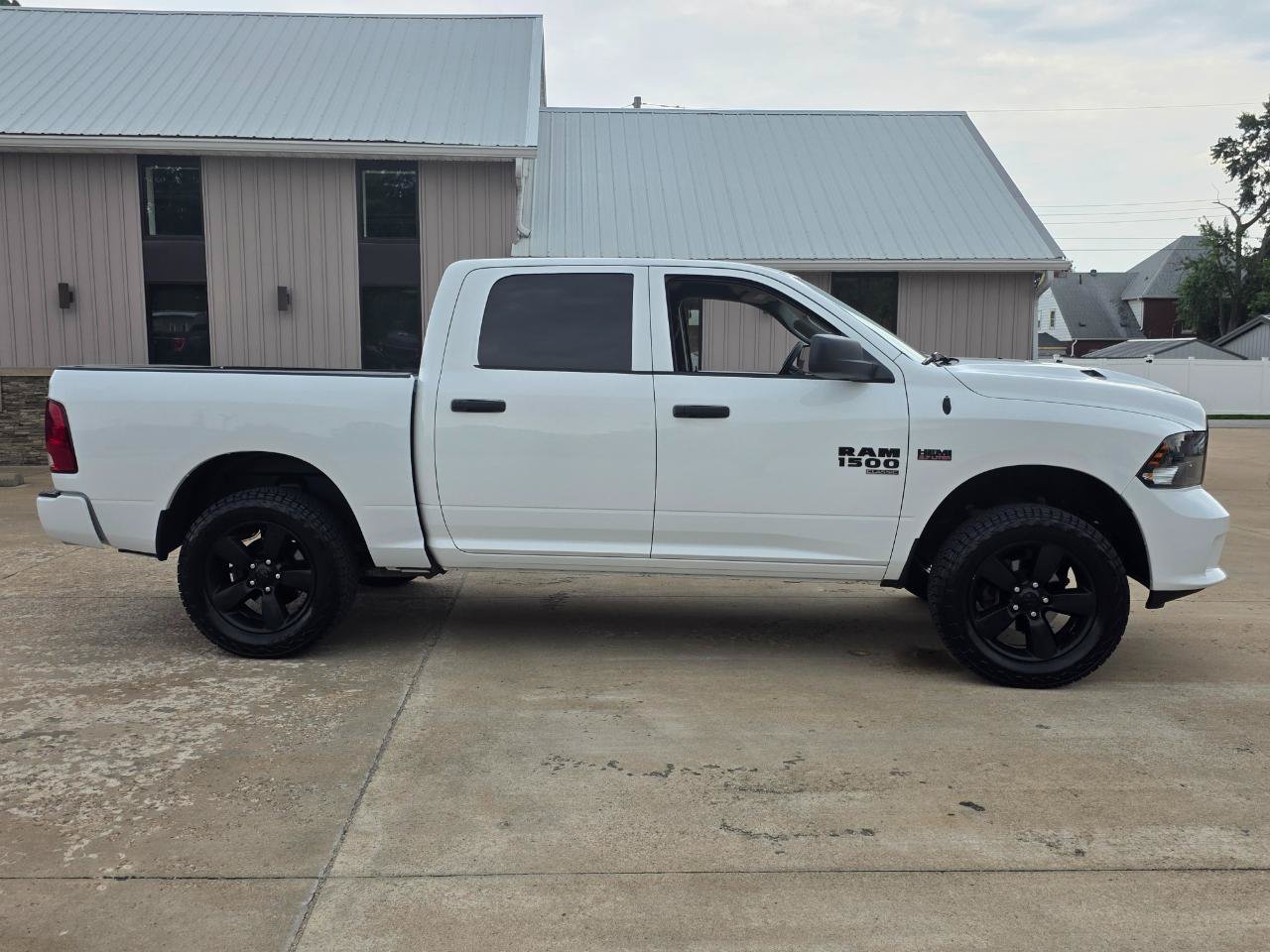 Used 2019 RAM 1500 Express w/ Wheel & Sound Group AWD/4WD image 19