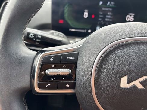 Certified 2024 Kia Sorento S w/ Panoramic Sunroof Package image 18