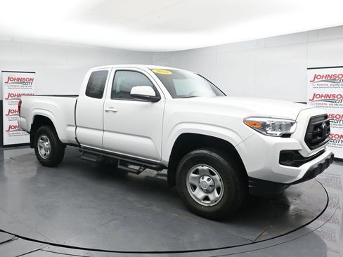 Used 2022 Toyota Tacoma SR w/ SR Convenience Package AWD/4WD image 2