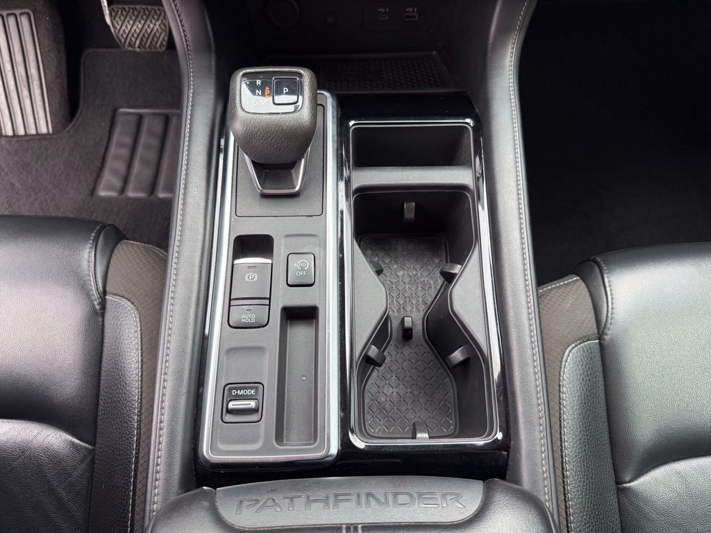Used 2023 Nissan Pathfinder SL w/ Lighting Package (N92) FWD image 14