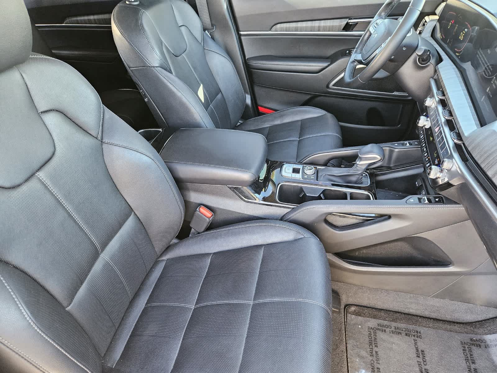 Certified 2024 Kia Telluride EX w/ EX Captain's Chair Package AWD/4WD image 11