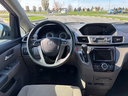 Used 2016 Honda Odyssey SE image 19