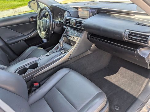 Used 2018 Lexus IS 300 w/ Comfort Package RWD image 41