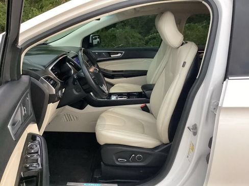 Used 2019 Ford Edge Titanium w/ Equipment Group 301A FWD image 30
