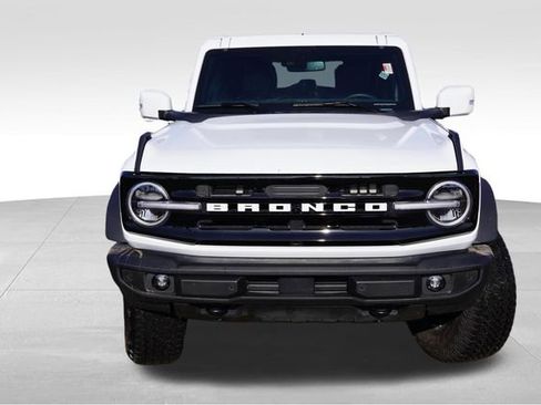Used 2025 Ford Bronco Outer Banks w/ Sasquatch Package image 12