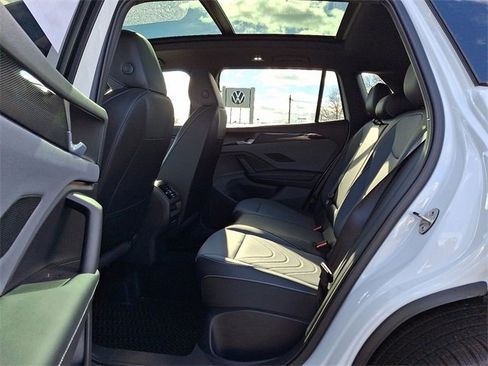 New 2026 Volkswagen Tiguan SE R-Line image 5