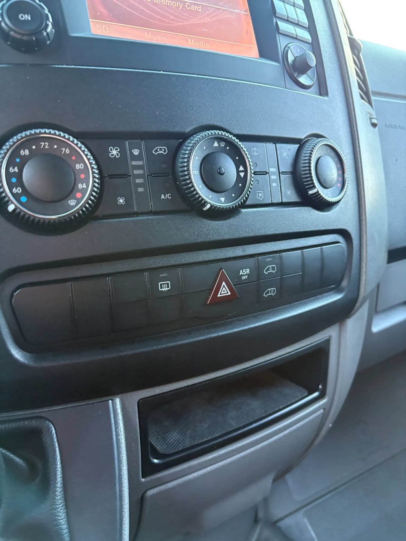Used 2015 Mercedes-Benz Sprinter 2500 image 15