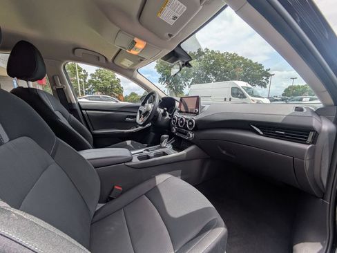Used 2025 Nissan Sentra SV FWD image 30