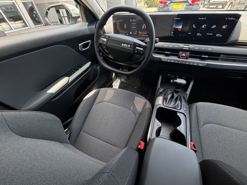 Used 2025 Kia K4 FWD image 35
