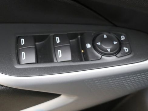 Used 2024 Chevrolet Trax LS w/ LS Convenience Package FWD image 18