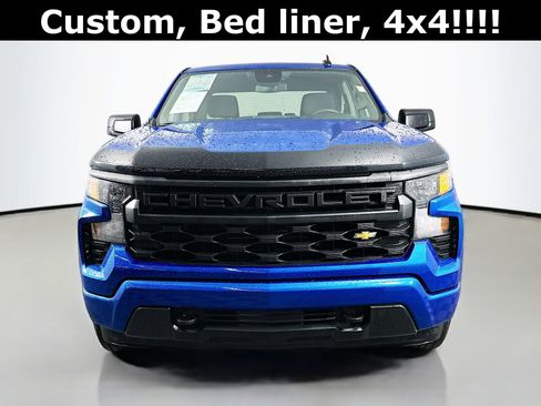 Used 2023 Chevrolet Silverado 1500 Custom image 2