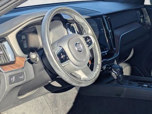 Used 2020 Volvo XC60 T5 Inscription w/ Protection Package Premier image 9