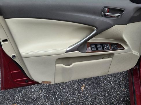 Used 2013 Lexus IS 250 image 25