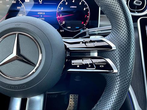 Certified 2025 Mercedes-Benz CLE 300 4MATIC Coupe image 24