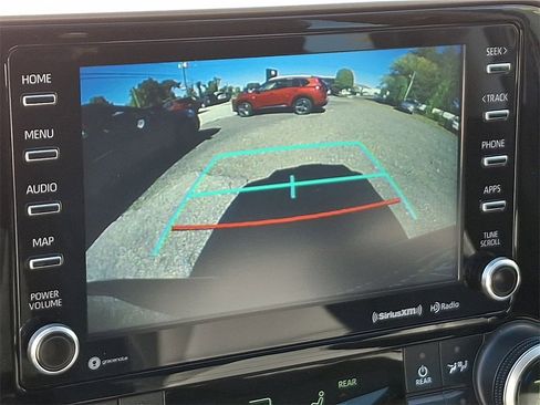 Used 2020 Toyota Highlander XLE image 20