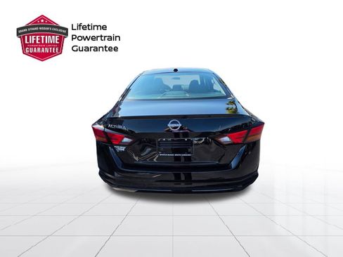Used 2025 Nissan Altima 2.5 S FWD image 8