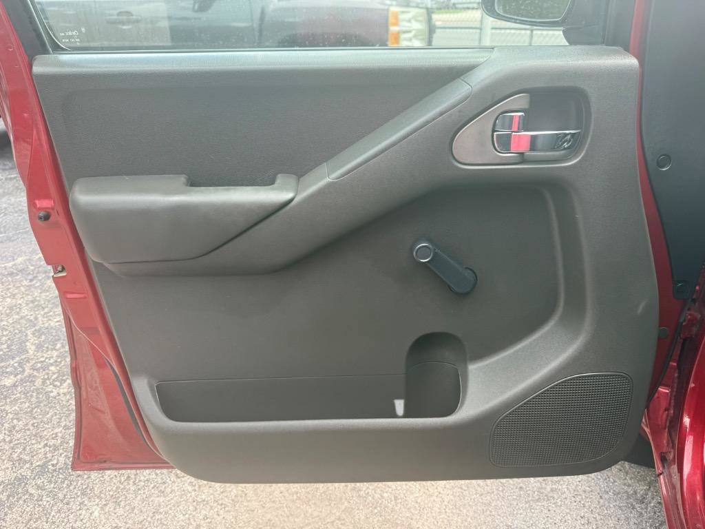 Used 2013 Nissan Frontier S w/ S Preferred Pkg RWD image 24