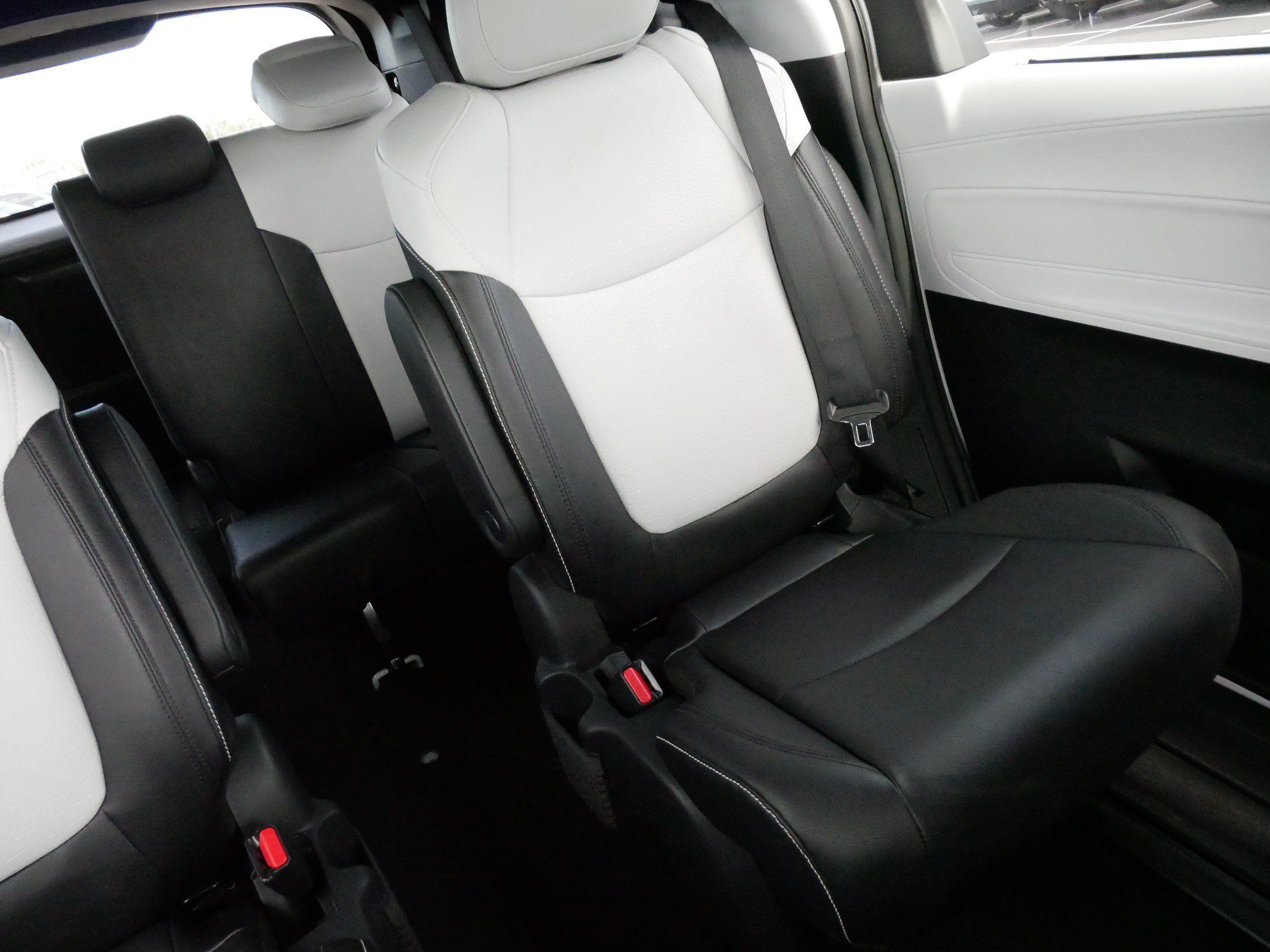 Certified 2026 Toyota Sienna XSE FWD image 14