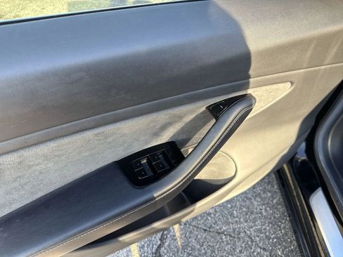 Used 2019 Tesla Model 3 Long Range image 15