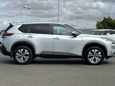 Used 2022 Nissan Rogue SV image 6