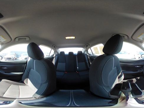 Used 2025 Nissan Sentra SV image 41